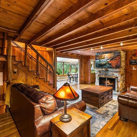 Whiskey Ridge Lodge, A Restored 1940S Gem, 2 Mins From Downtown, Breathtaking City Views, Custom Game Room, And Spacious Elegance Гатлинбург Экстерьер фото