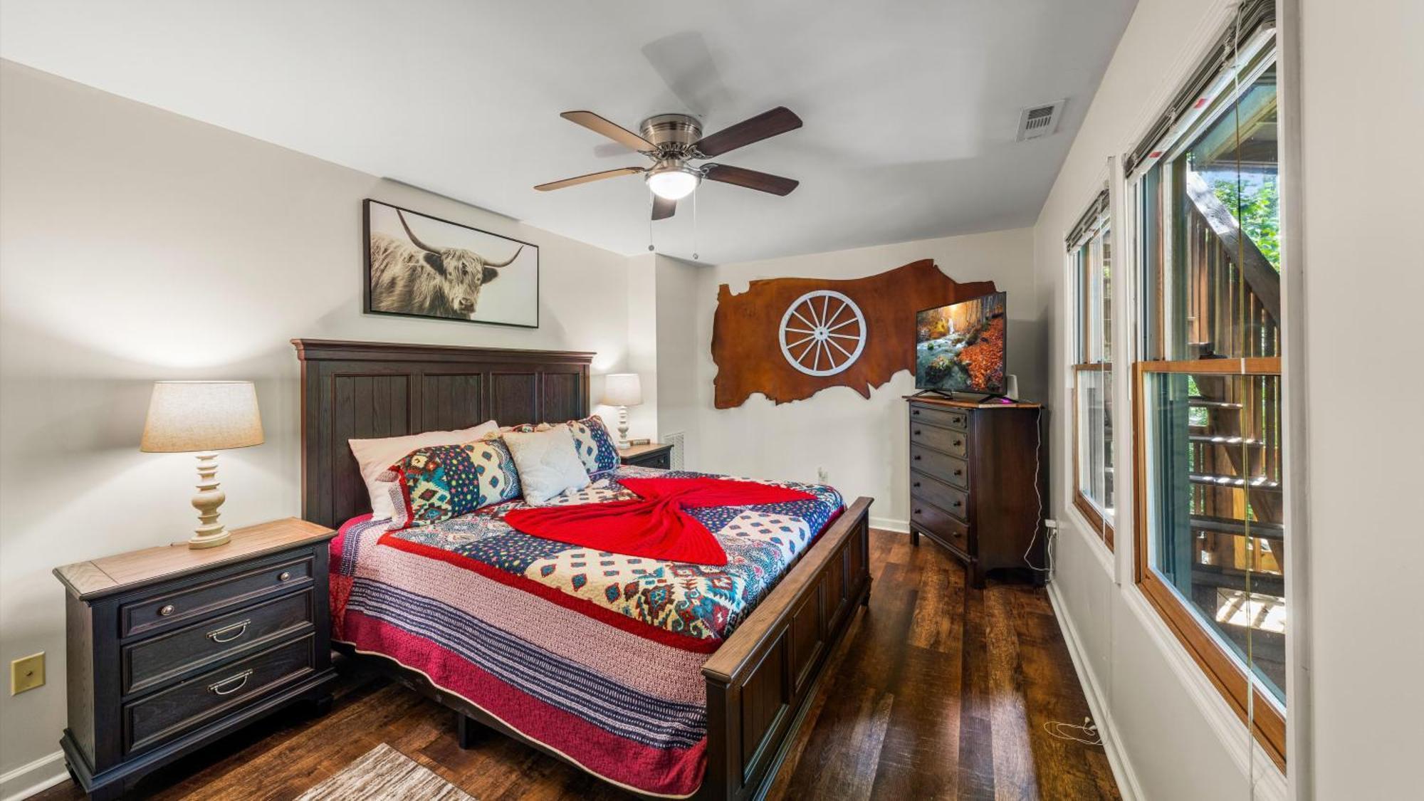 Whiskey Ridge Lodge, A Restored 1940S Gem, 2 Mins From Downtown, Breathtaking City Views, Custom Game Room, And Spacious Elegance Гатлинбург Экстерьер фото