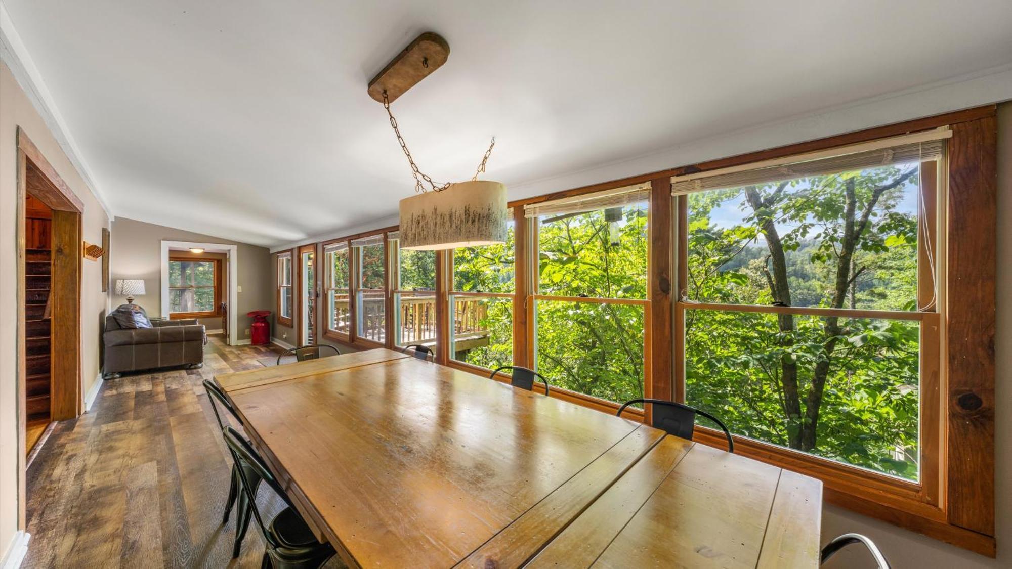 Whiskey Ridge Lodge, A Restored 1940S Gem, 2 Mins From Downtown, Breathtaking City Views, Custom Game Room, And Spacious Elegance Гатлинбург Экстерьер фото