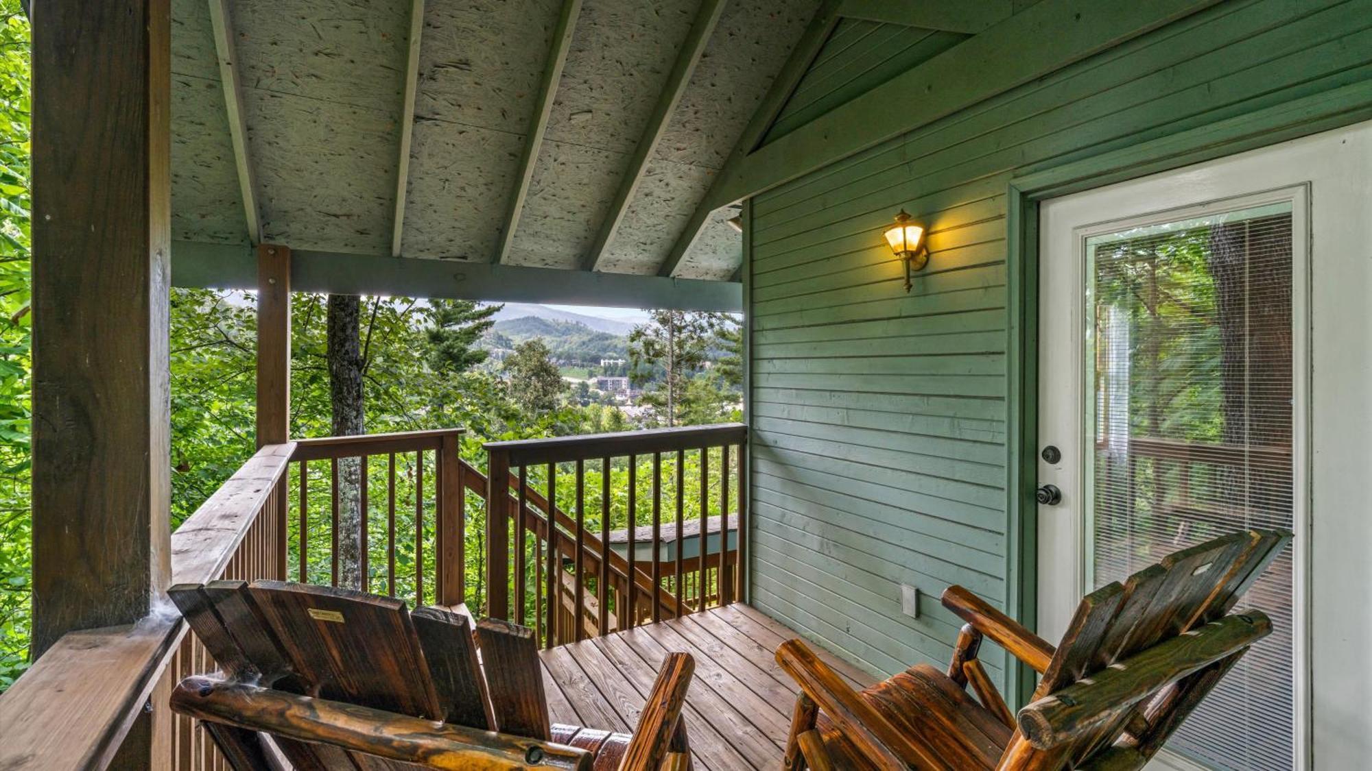 Whiskey Ridge Lodge, A Restored 1940S Gem, 2 Mins From Downtown, Breathtaking City Views, Custom Game Room, And Spacious Elegance Гатлинбург Экстерьер фото