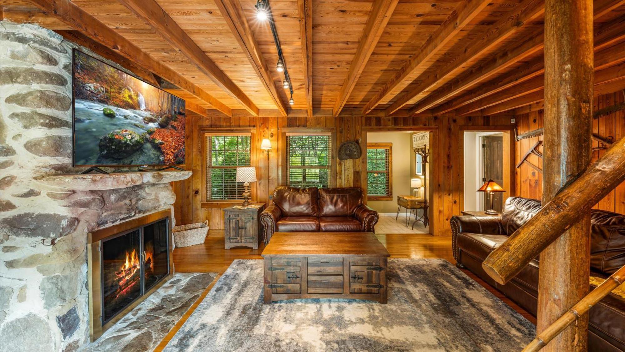 Whiskey Ridge Lodge, A Restored 1940S Gem, 2 Mins From Downtown, Breathtaking City Views, Custom Game Room, And Spacious Elegance Гатлинбург Экстерьер фото