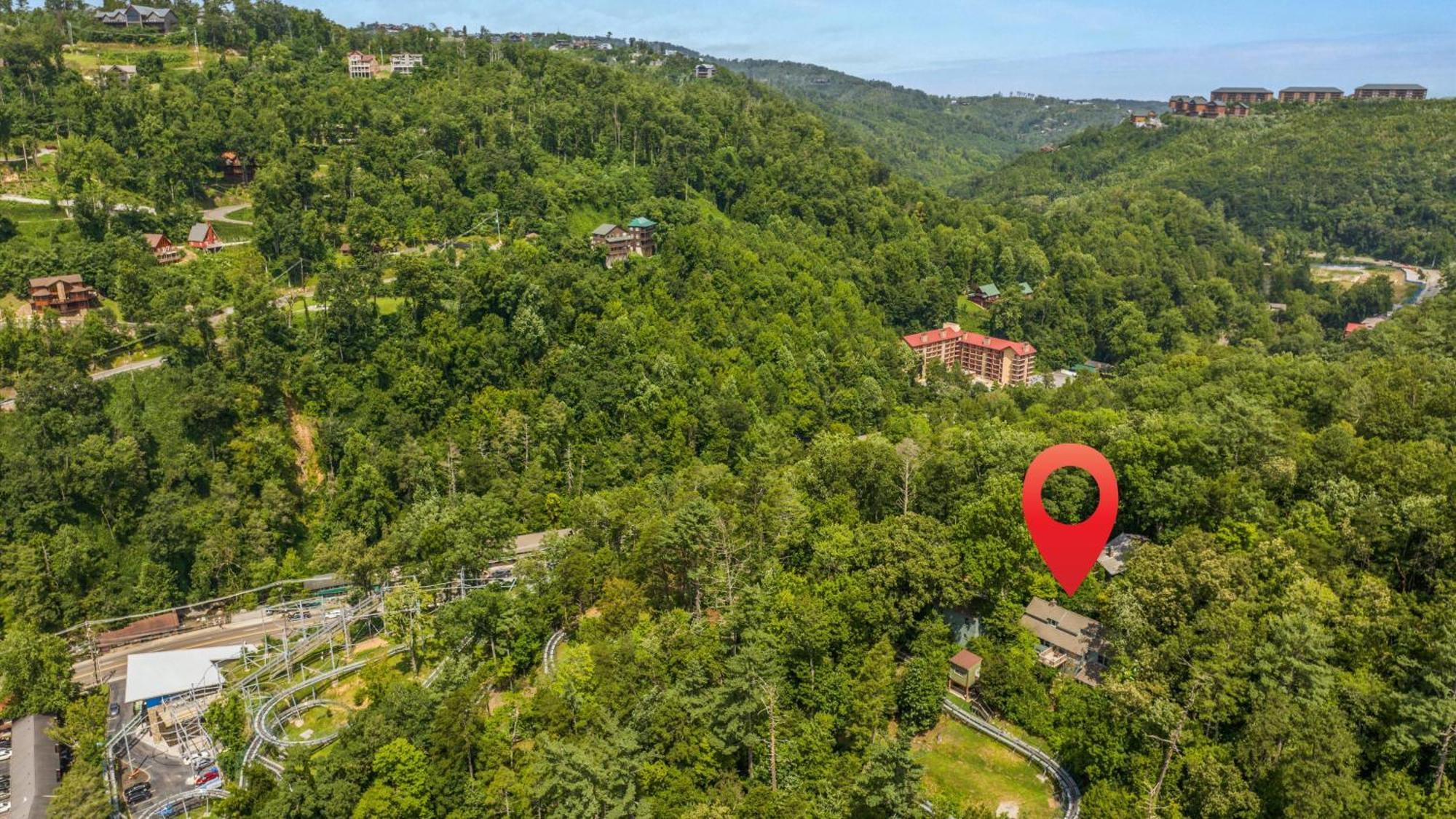 Whiskey Ridge Lodge, A Restored 1940S Gem, 2 Mins From Downtown, Breathtaking City Views, Custom Game Room, And Spacious Elegance Гатлинбург Экстерьер фото