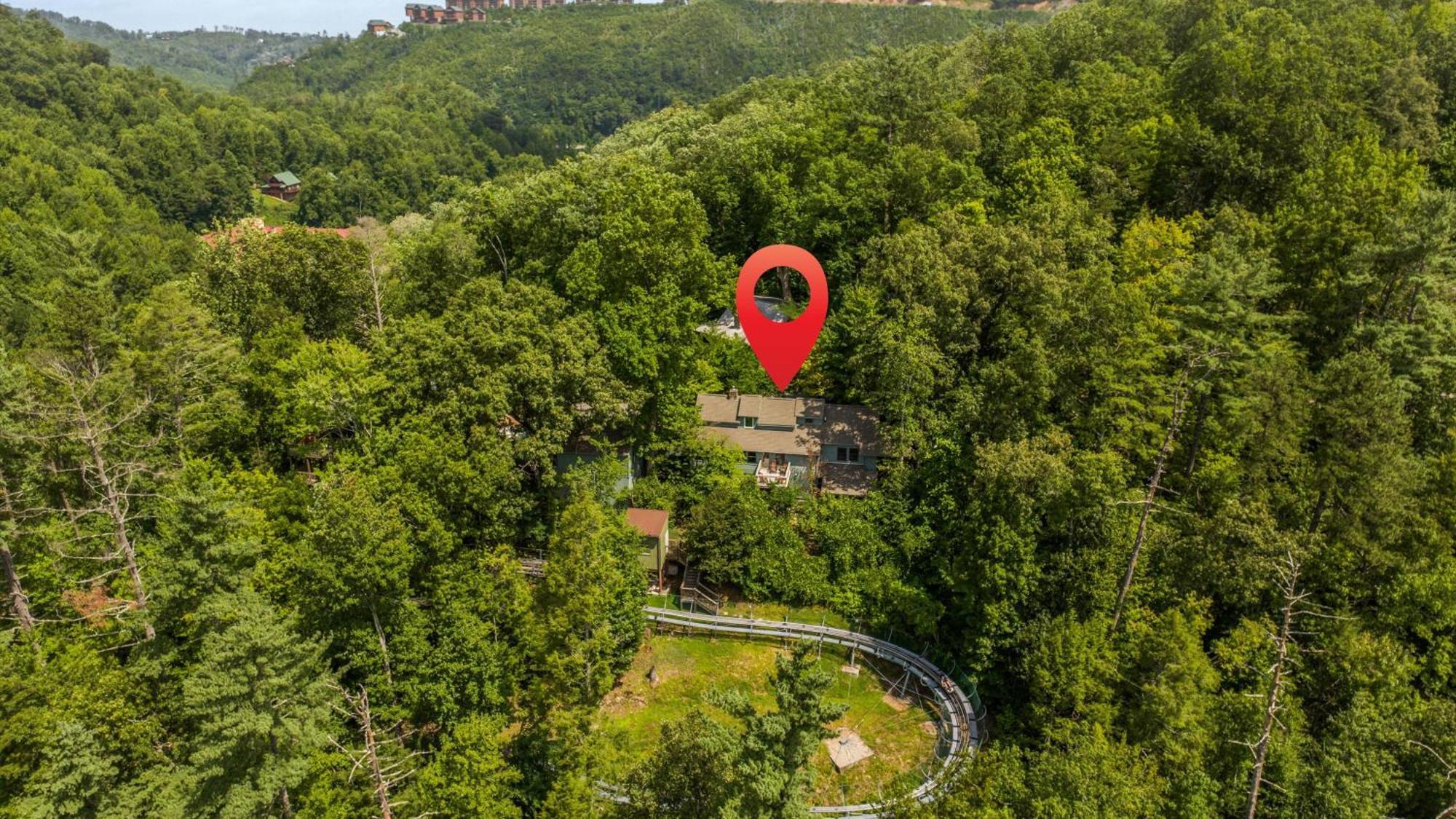 Whiskey Ridge Lodge, A Restored 1940S Gem, 2 Mins From Downtown, Breathtaking City Views, Custom Game Room, And Spacious Elegance Гатлинбург Экстерьер фото