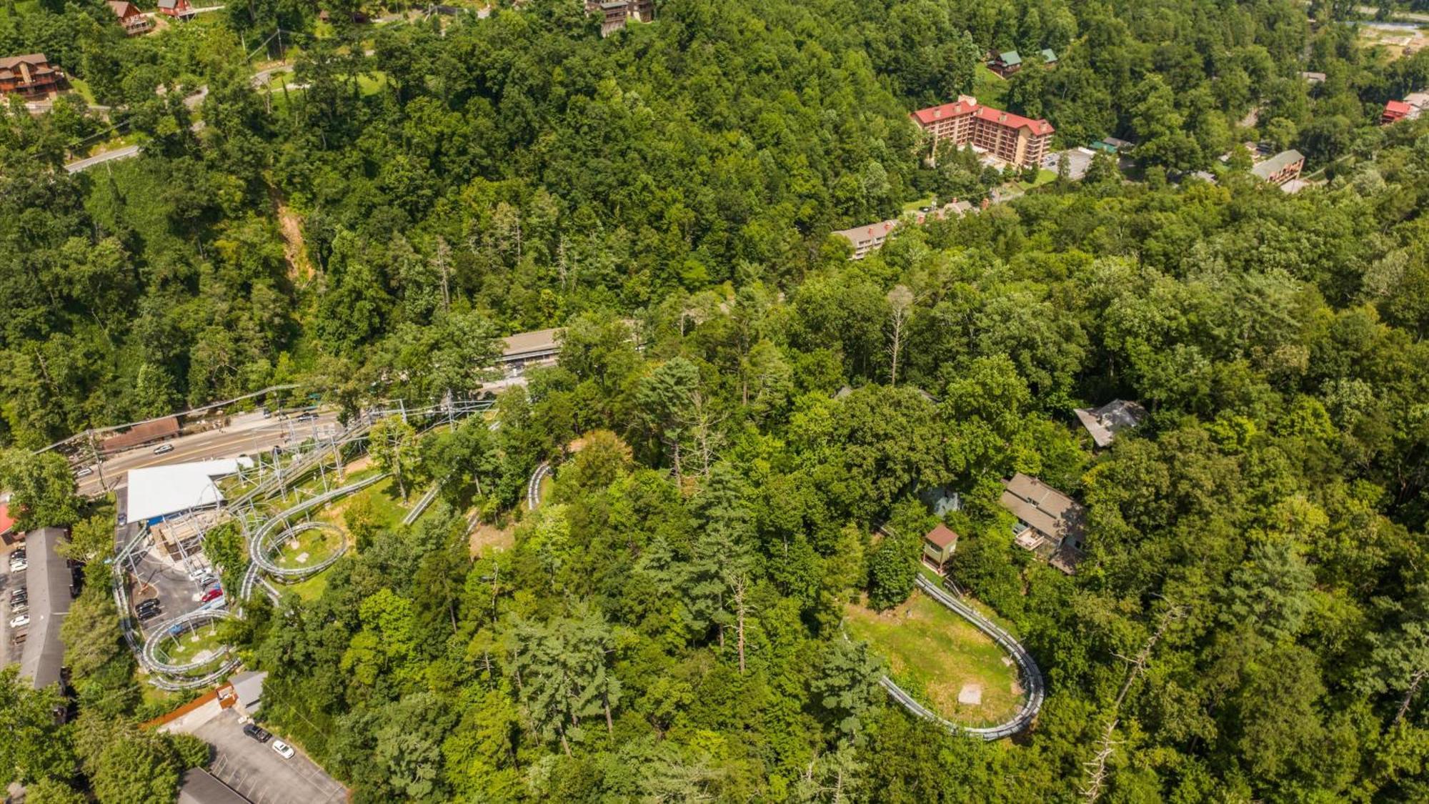 Whiskey Ridge Lodge, A Restored 1940S Gem, 2 Mins From Downtown, Breathtaking City Views, Custom Game Room, And Spacious Elegance Гатлинбург Экстерьер фото