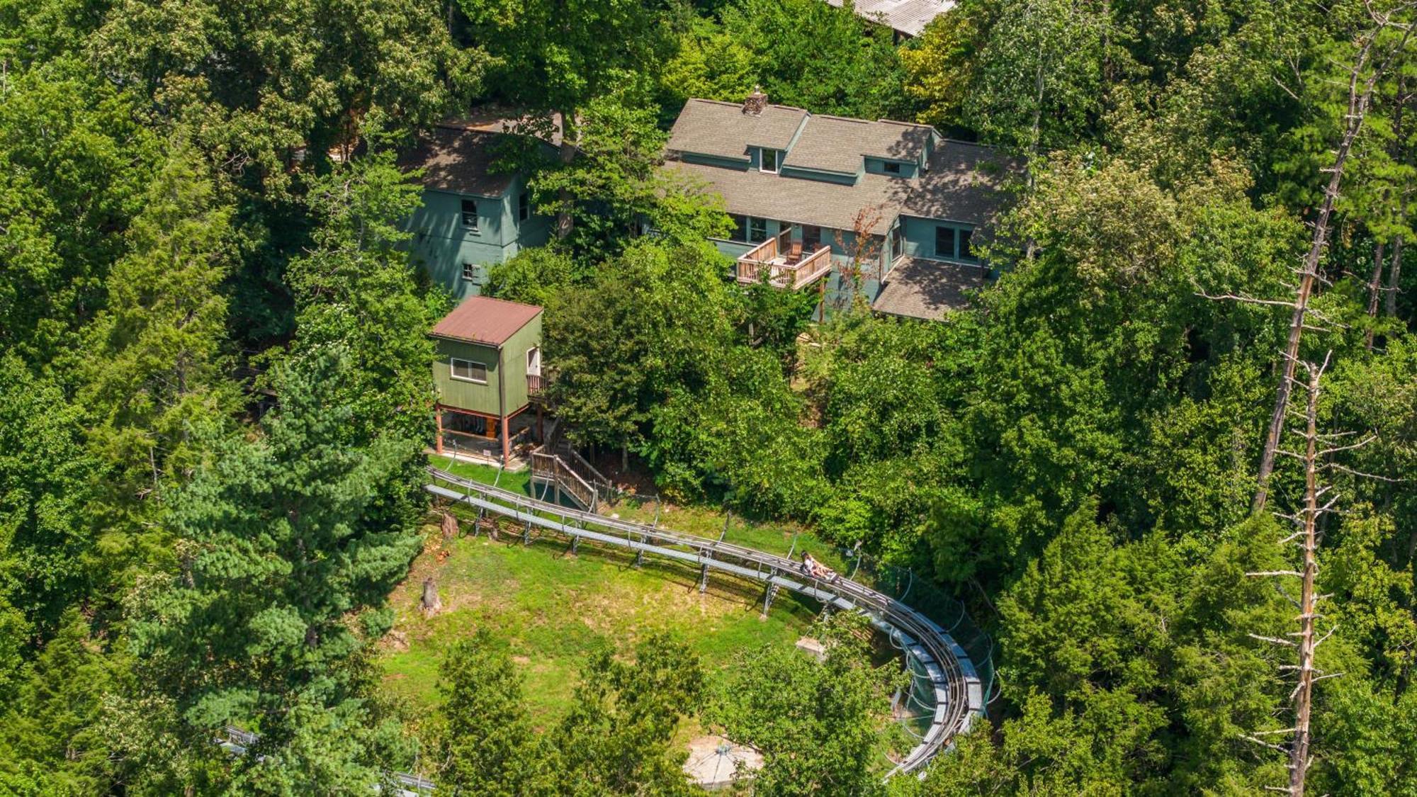 Whiskey Ridge Lodge, A Restored 1940S Gem, 2 Mins From Downtown, Breathtaking City Views, Custom Game Room, And Spacious Elegance Гатлинбург Экстерьер фото