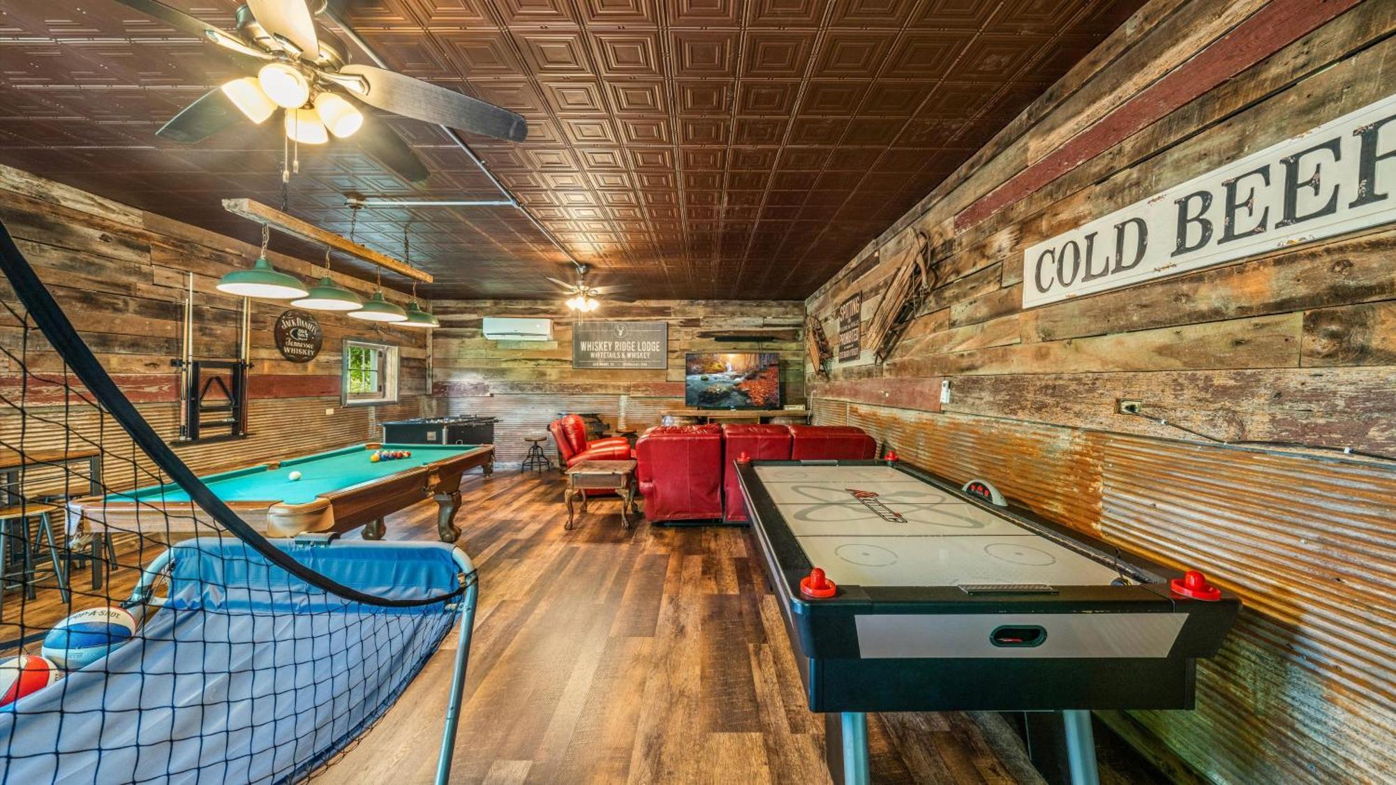 Whiskey Ridge Lodge, A Restored 1940S Gem, 2 Mins From Downtown, Breathtaking City Views, Custom Game Room, And Spacious Elegance Гатлинбург Экстерьер фото
