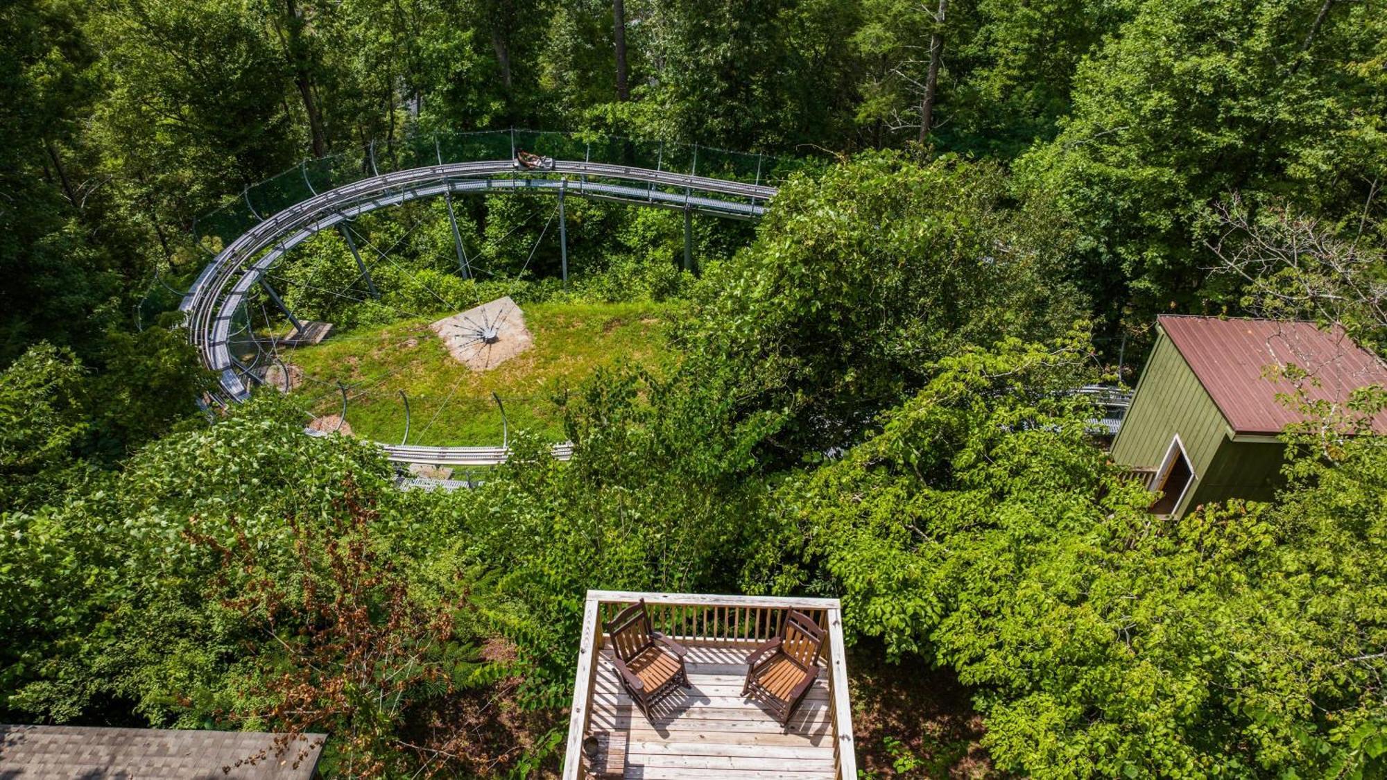 Whiskey Ridge Lodge, A Restored 1940S Gem, 2 Mins From Downtown, Breathtaking City Views, Custom Game Room, And Spacious Elegance Гатлинбург Экстерьер фото